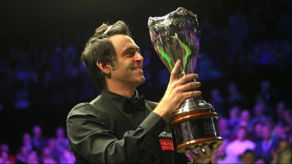 Ronnie O'Sullivan with the UK Championship trophy