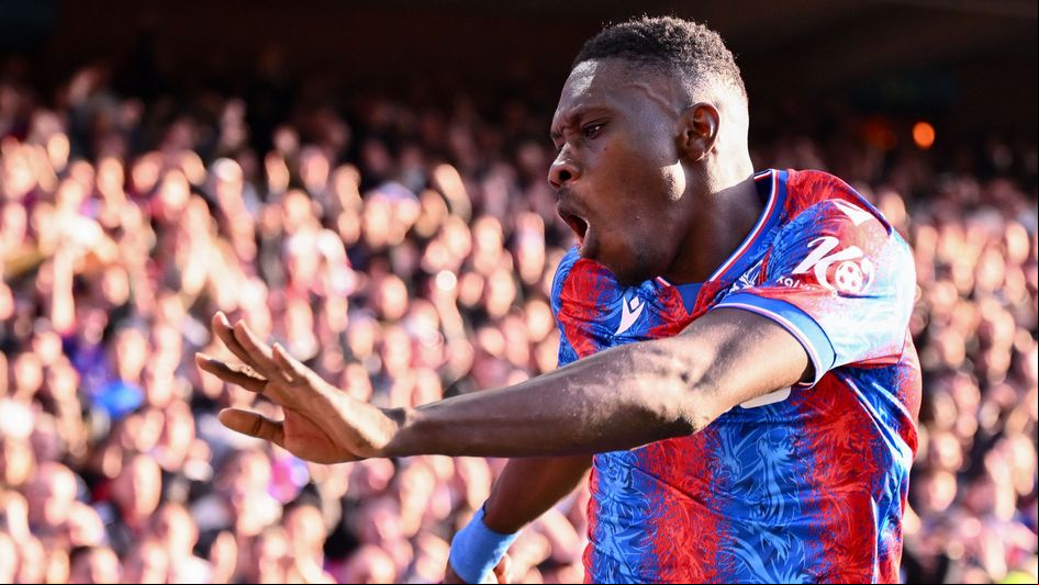 Ismaila Sarr of Crystal Palace celebrates