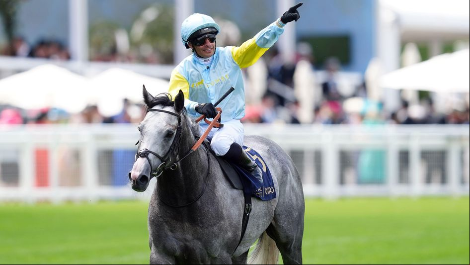 De Sousa celebrates on Charyn