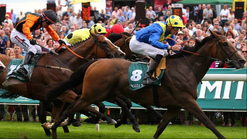 Big Country (orange sleeves) was a bit tight for room in the closing stages at York