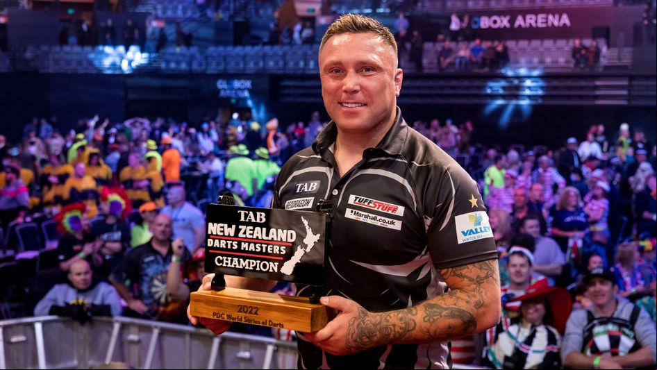 Gerwyn Price with the trophy (Photosport/PDC)