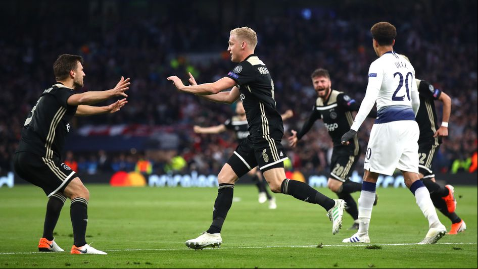 Donny van de Beek celebrates his goal against Tottenham