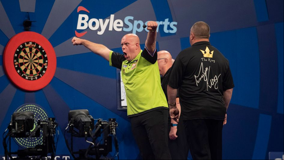 Michael van Gerwen celebrates against Mervyn King (Picture: Lawrence Lustig/PDC)